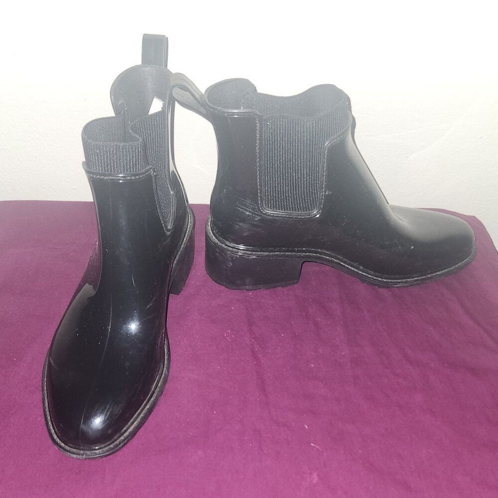 A New Day Black Glossy Chelsea Rainboot  Size 7